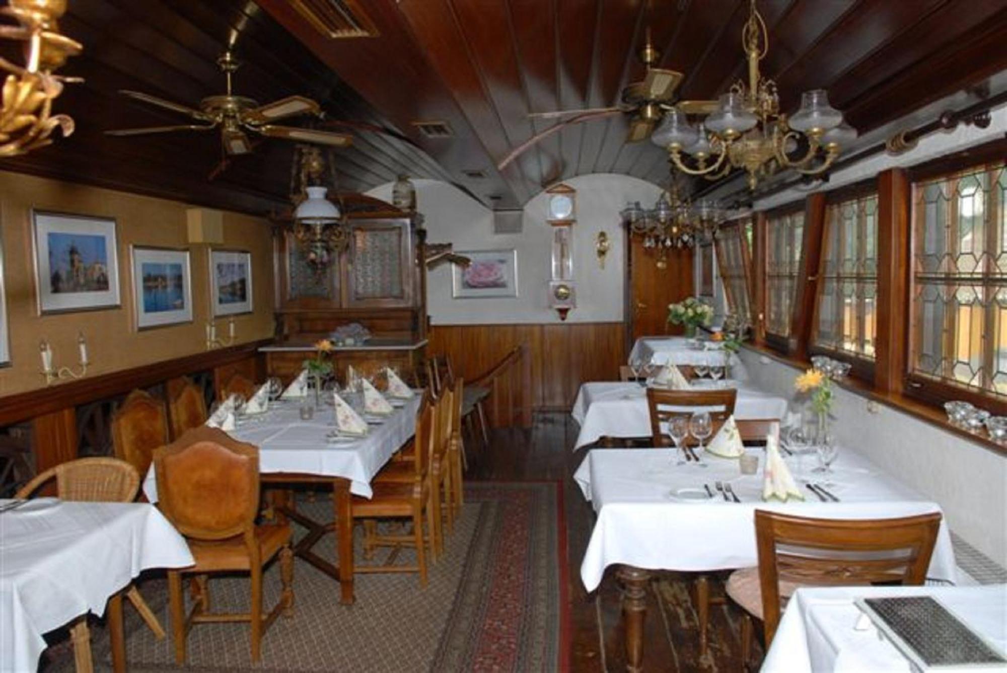 Alte Schreinerei-Auberge Harlekin Randegg Exterior foto