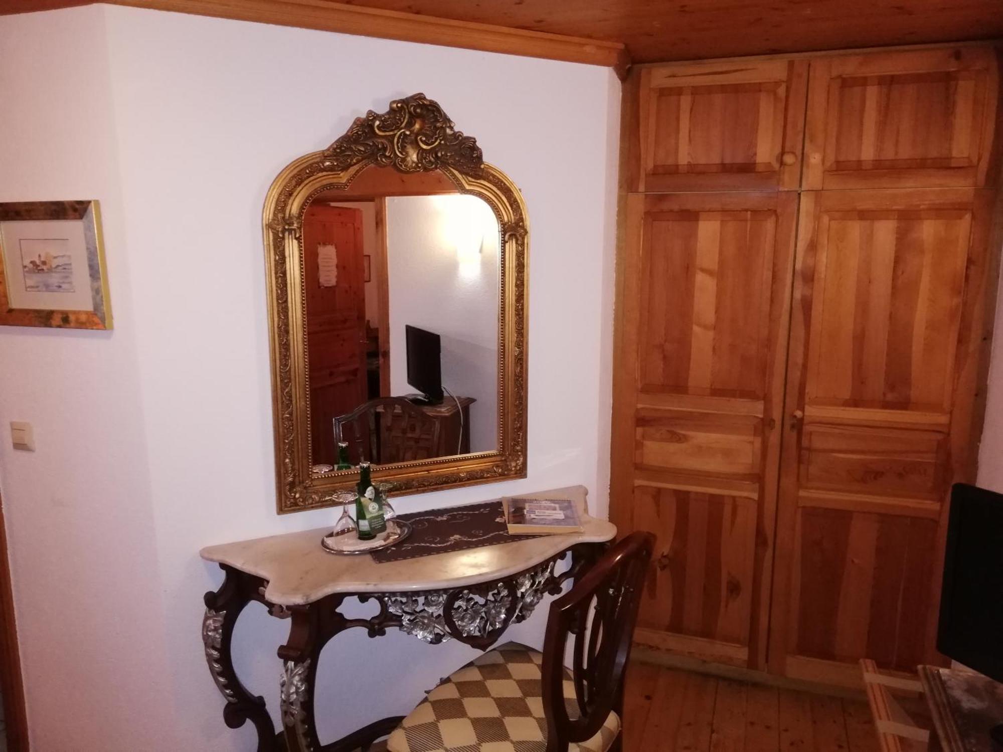 Alte Schreinerei-Auberge Harlekin Randegg Quarto foto