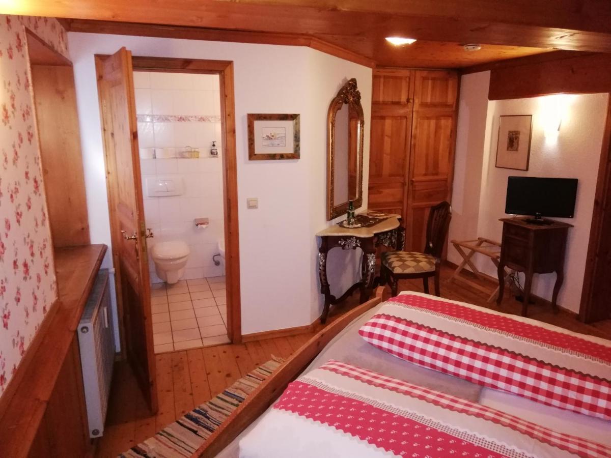 Alte Schreinerei-Auberge Harlekin Randegg Exterior foto